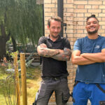 Die beiden Lehrabsolventen Samil und Benji vom Läbesruum.